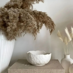 Wisper_Bowl_in_White_Concrete_by_Potiche_Hand_Held_on_Entrance_Hall_Stand